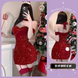 Bodycon Christmas dress + black fishnet stockings