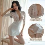 White plus-size T-shirt + white fishnet stockings