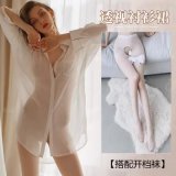White shirt (including T-shirt) + white open-crotch socks