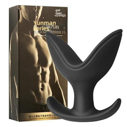 Yunman's harem opens with an open anal plug and a vibrating egg
