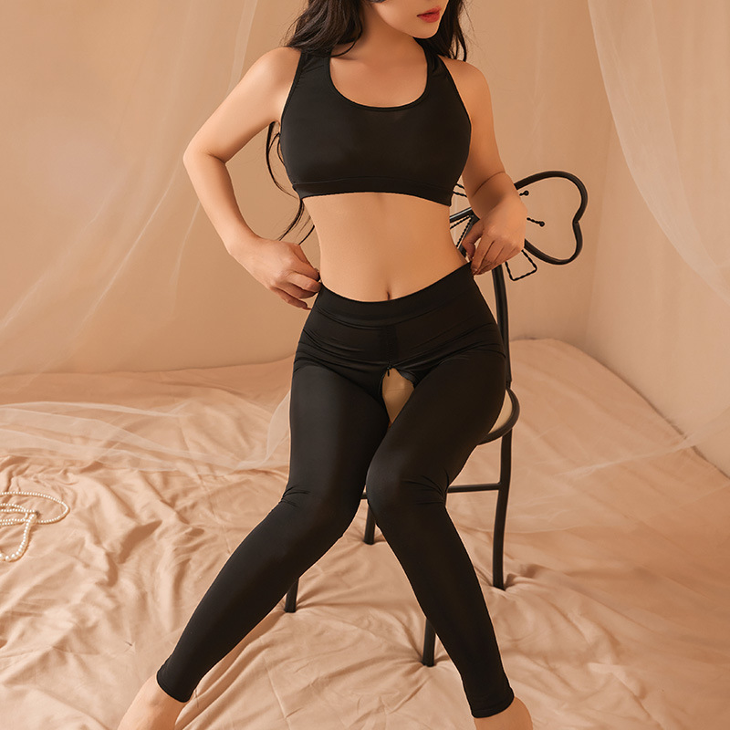 Mei Nai Er's sexy lingerie, open range activity pants, no take off, sexy and seductive couple flirting, yoga pants, high