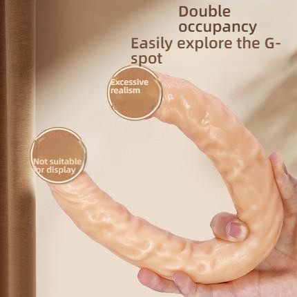 Qianyue front and back, big and thin, two headed female masturbates with a penis