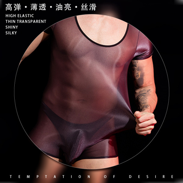 Man wearing 2024 mens cooling seamless shapewear bodysuit – lightweight, breathable, skin-friendly compression underwear.