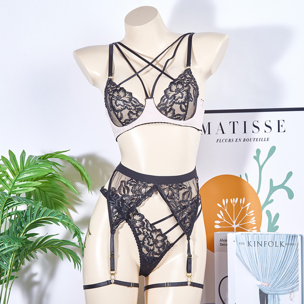Sexy Lace Push-Up Bra Set - Underwire Lingerie 3-Piece Matching Set for Women - black