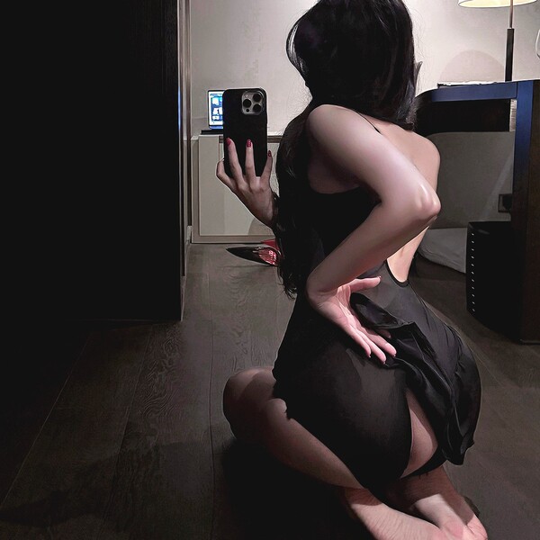 Woman wearing qingran everyday zip-front open-crotch play dress 7841, a sexy pure-temptation lingerie with no-remove design.