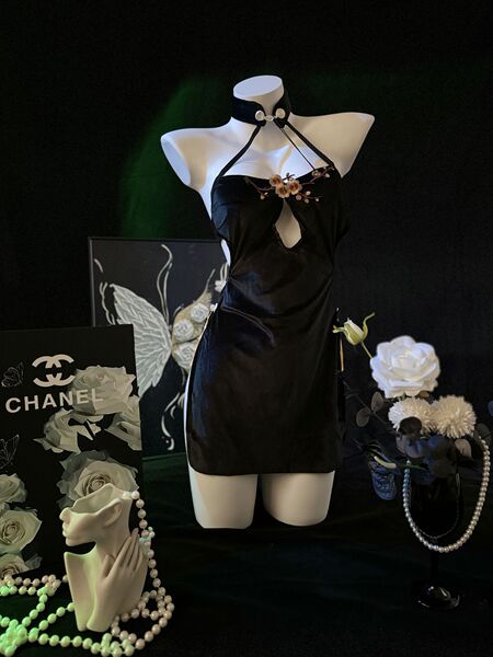 Seductive Plum Blossom Lace Corset Set - Backless High-Slit Cheongsam Roleplay Outfit for Women - Black cheongsam with B02 suspenders and red stockings