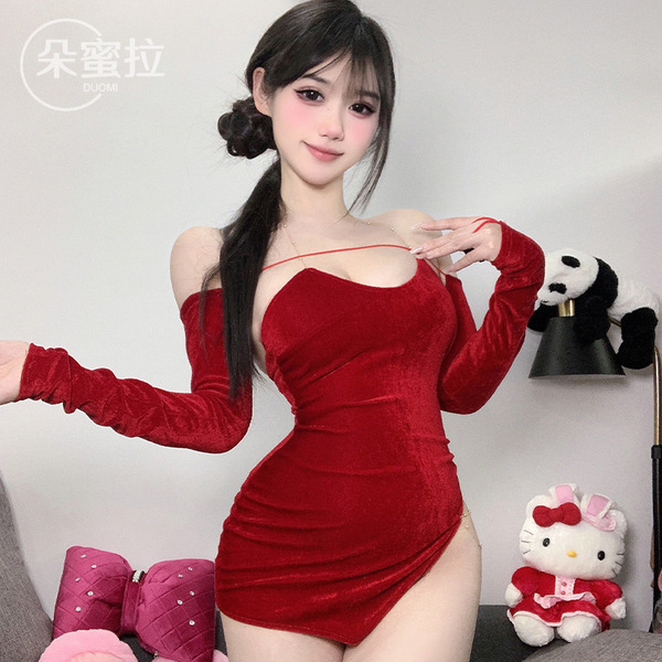 Vintage velvet red dress with long sleeves, perfect for women seeking a sexy and elegant new year outfit.