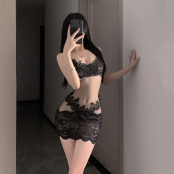 Floral lace sexy sleepwear for women, plus size pure and sensual lingerie, elegant design, perfect for evening wear.