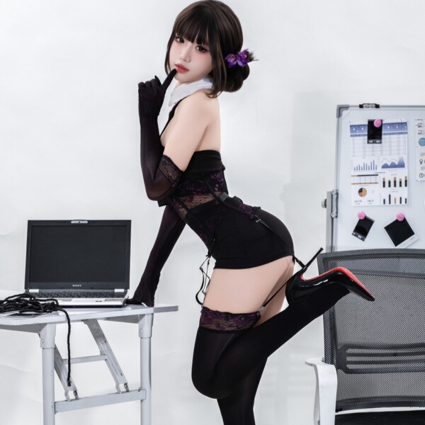 Sexy outfit featuring guoyun aurora shiny silk stockings with lace, perfect for women seeking elegance and allure.
