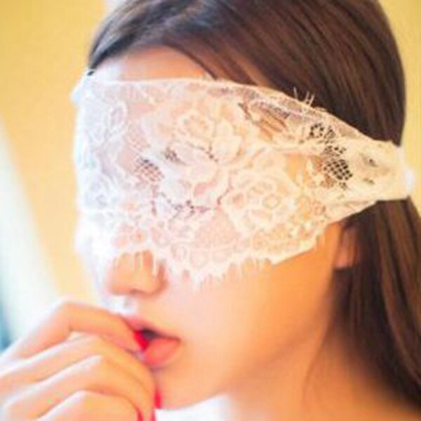 Elegant lace blindfold set for adults, featuring an eye mask and intimate lingerie accessory kit, perfect for sensory play ex...