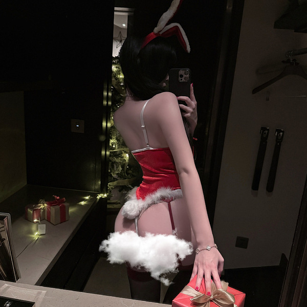 Sexy red lace bunny ears costume with long sleeve rabbit girl outfit, perfect for new year celebrations and office parties.