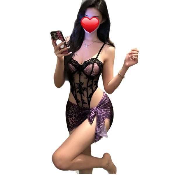 Sexy leopard print bodysuit with lace details and underwire, perfect for plus-size women seeking elegant and daring design.