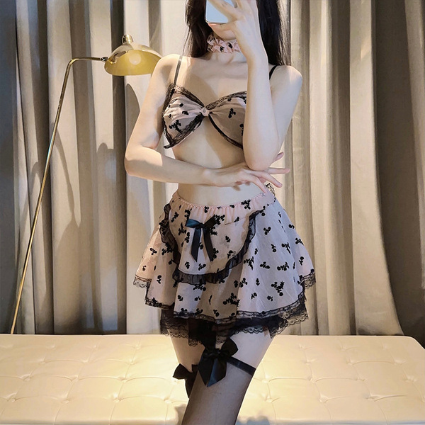 Qing lian yi sexy maid costume set featuring a flirty cupcake skirt with floral patterns, perfect for small bust enhancement.