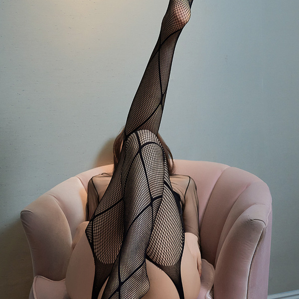 Qingyeguo sexy lingerie featuring sheer lace thigh-high stockings with open-crotch design, perfect for intimate wear.