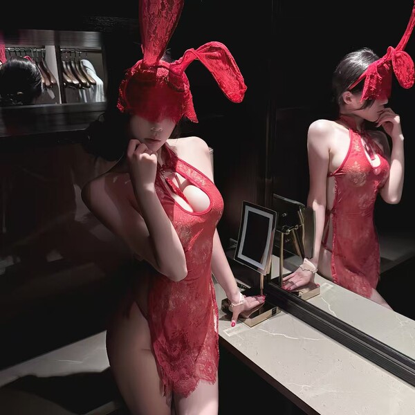 Sexy vintage cheongsam lingerie - high-slit lace sheer nightgown with retro floral embroidery & alluring cutouts