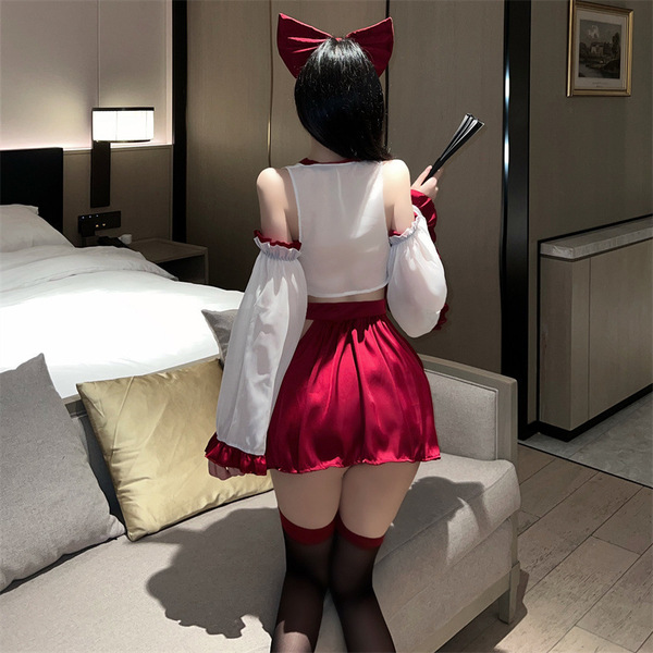 Sexy witch costume for women - cute & alluring kimono-style role play outfit with lingerie-inspired design