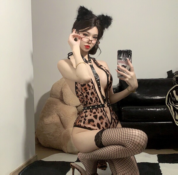 Ruiyun Sexy Leopard Print Bodysuit with Studs & Crotch Cutout - Wild Temptress Costume for Bold Confidence - 2277 Set + [W1 Black + 8042 Black Earrings]