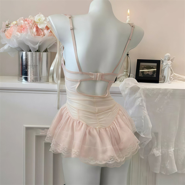 Womens sexy lace bra set - push-up floral corset top with padded cups & waist-cinching design displayed on a mannequin.