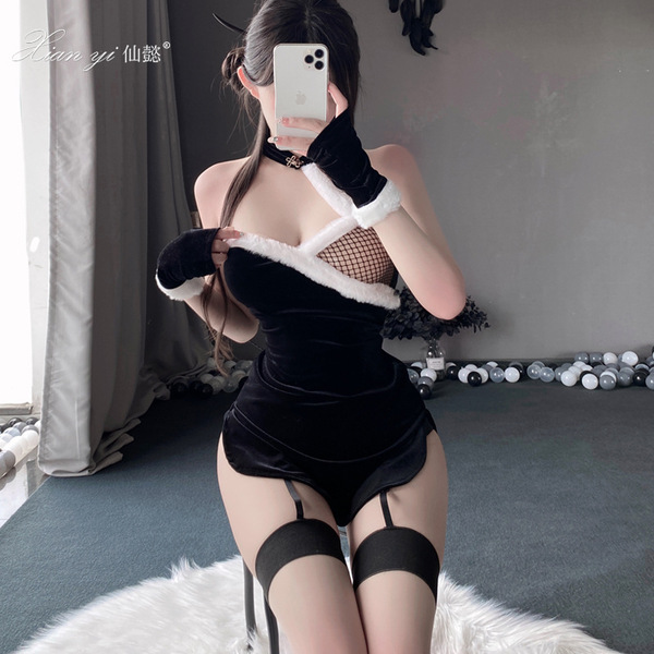 Sexy black cheongsam with white fur trim, holiday-themed nightclub costume for women, festive outfit.