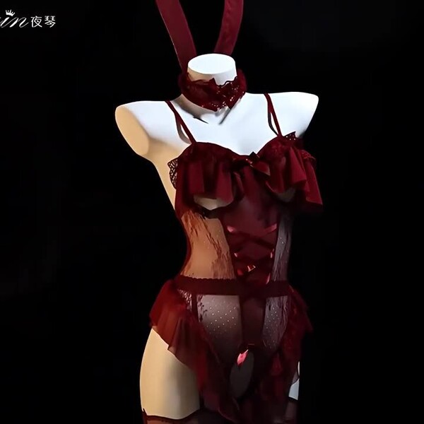 Rabbit girl lingerie set: sexy tight-fit costume sleepwear for women, pure & tempting qqny style with bunny ears.