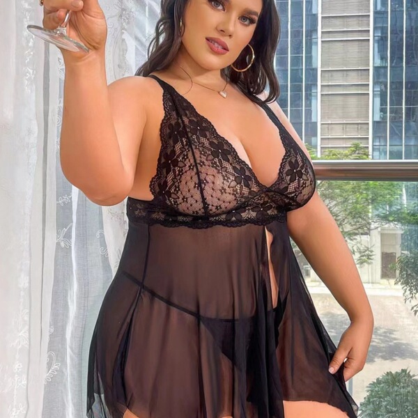 Sexy Plus Size Lace Sleep Dress with Halter Neck – Elegant Sheer Nightgown for Women, Wholesale & Dropshipping Available