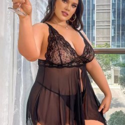 Sexy Plus Size Lace Sleep Dress with Halter Neck – Elegant Sheer Nightgown for Women, Wholesale & Dropshipping Available