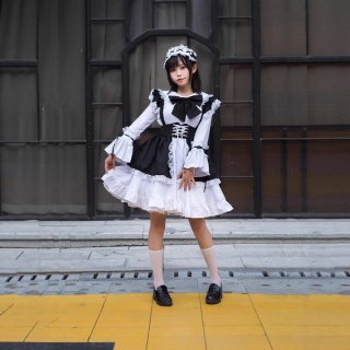 Gothic lolita maid dress - black & white cute japanese style costume for halloween & cosplay, featuring ruffled sleeves and a...
